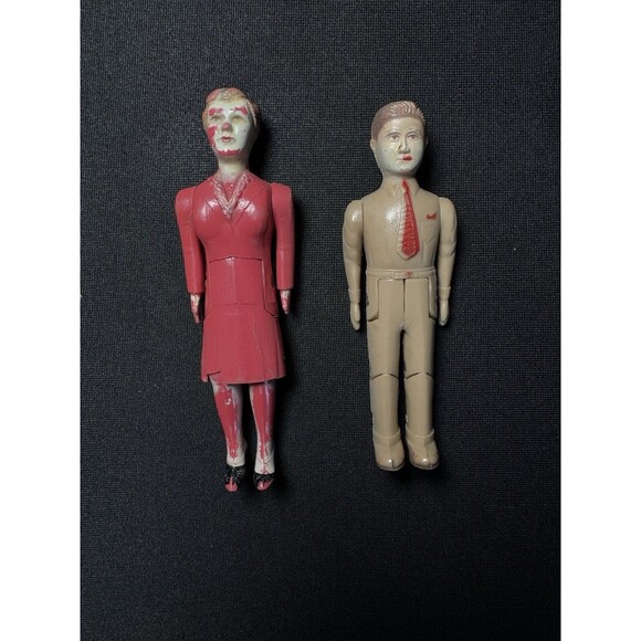 1940s RENWAL Dollhouse Dolls – Jointed Plastic Mom #43 & brother #42 – Vintage - Picture 1 of 8